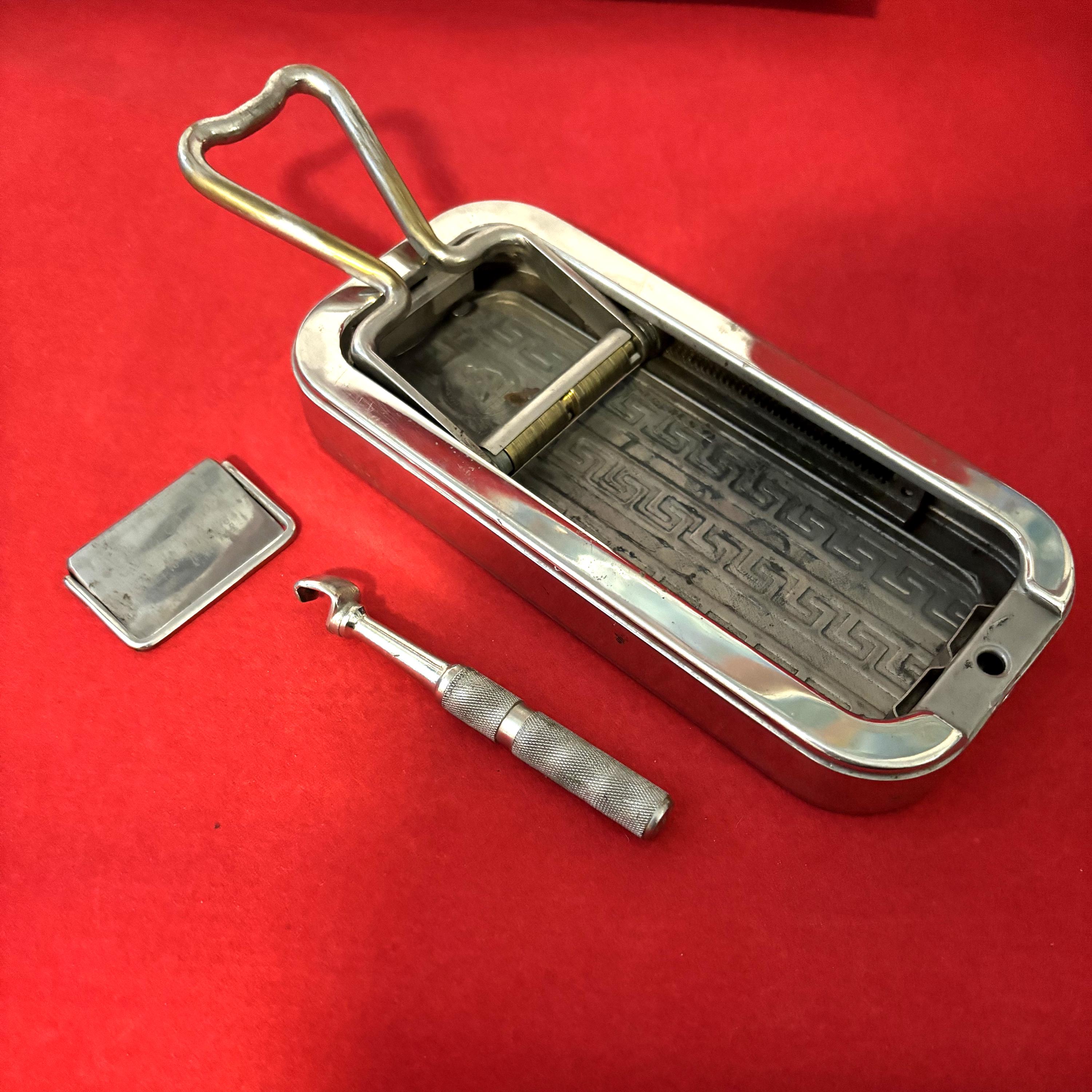 1927年頃 英国ヴィンテージ シルバープレート製 カミソリキット ケース入り Rolls Razor 1927年頃 英国ヴィンテージ シルバープレート製 カミソリキット