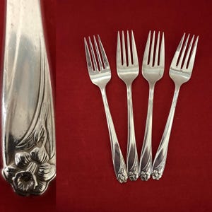 Set of 4 1847 Rogers Bros IS DAFFODIL Silverplate Salad Forks Vintage 1950s