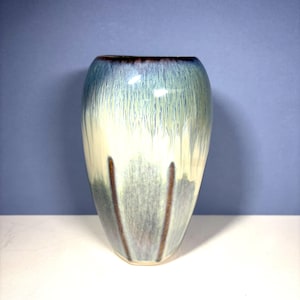Bill Campbell Studio Art Pottery Vase Blue Drip Glaze 7.25" EUC