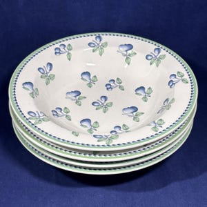 Set of 4 Villeroy & Boch PROVENCE Rimmed Cereal Bowls Blue Fruit Soup 7.75&quot; EUC