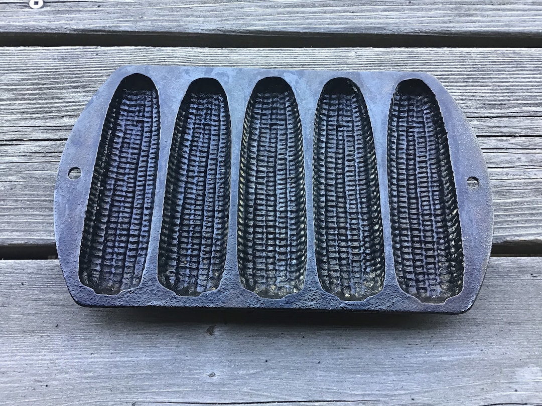 LODGE Cast Iron Cornbread Pan Model 527c2corn Cob 5 Stalk