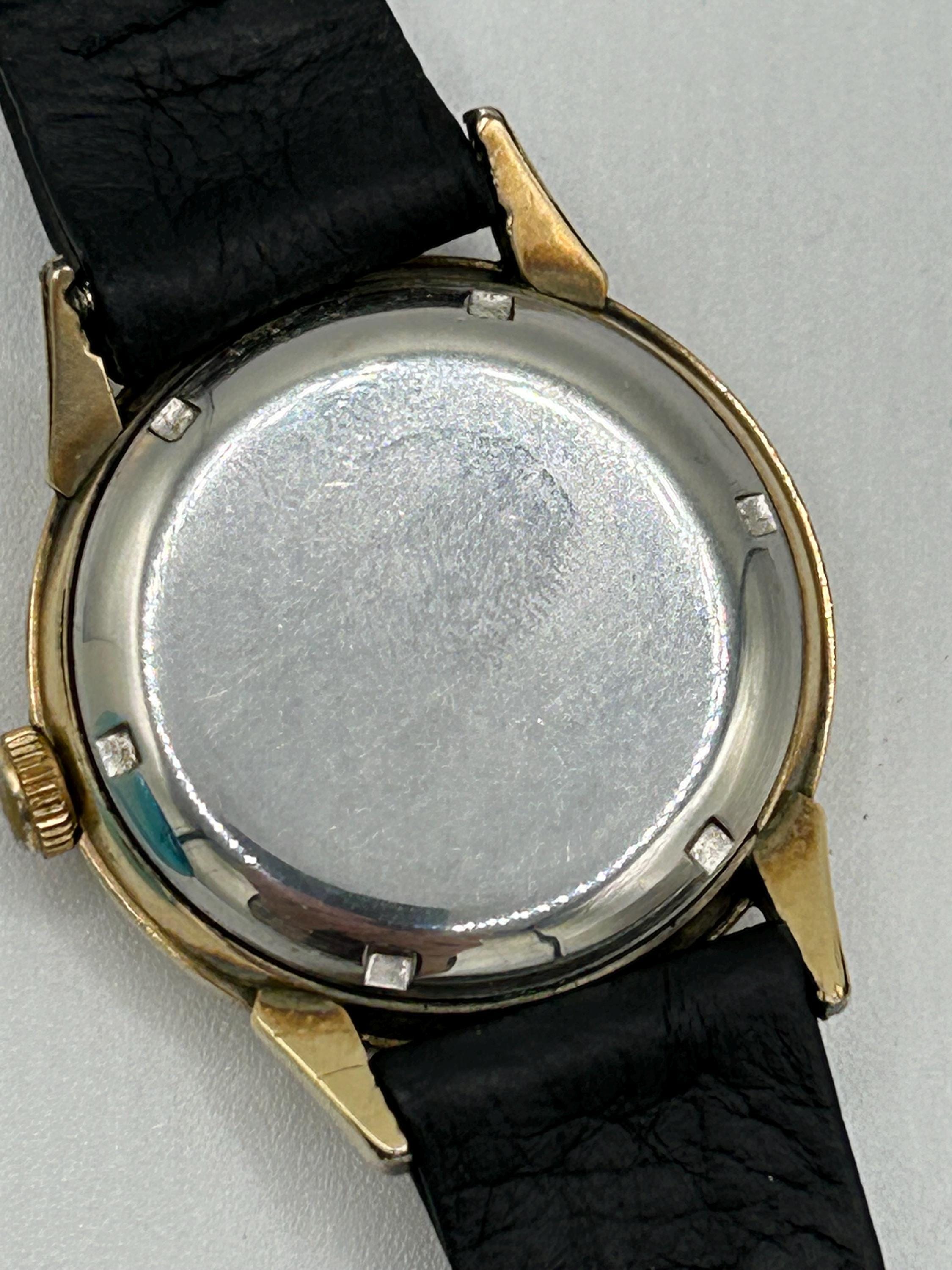 Vintage Wittnauer Geneve Mens Watch 33mm Champagne Dial Auto Date Black Leather Vintage WITTNAUER Automatic Watch 17 Jewels D11KAS-1 Day  main image 2