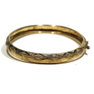 Vintage IBB Sterling Gold Vermeil Engraved Speckled Gold Plated  Silver Catch Bangle Bracelet