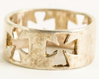Vintage Maltese Cross Cut Out Silver Band Ring