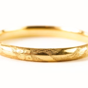 Vintage 14k Gold Textured Botanical Leaf Bangle Bracelet