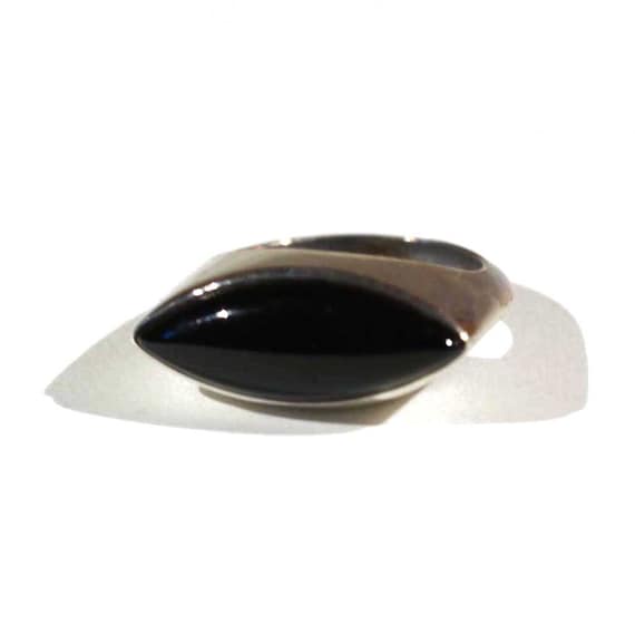 Vintage Sterling Silver Oval Black Onyx Narrow Rin