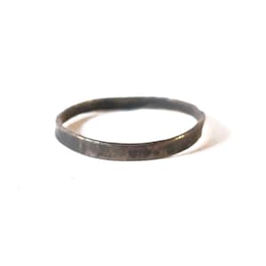 Vintage Sterling Uncas Minimalist Faceteed Hand Hammered Silver Band Ring
