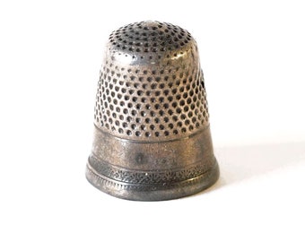 Antique Sterling Silver Size 9 Round top Thimble