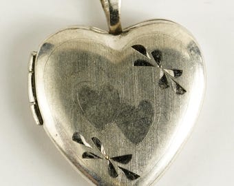Vintage Sterling Solid Heart Engraved Mini Hearts Love Pattern Sweetheart Locket