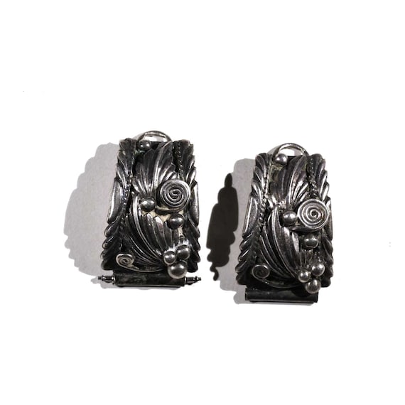 Inctricate And Old Vintage Native American Navajo Sterling Silver Cufflinks Pin Inctricate And Old Vintage Native American Navajo Sterling Silver Cufflinks Pin