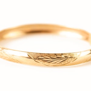 Vintage 10k Gold Textured Botanical Leaf Bangle Bracelet