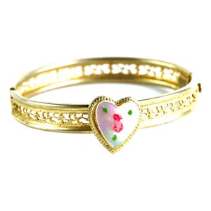 Vintage Gold Tone Mother of Pearl Heart Open Filigree Bangle Bracelet (arthur)