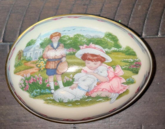 Lenox Easter Enchantmnt 1992 Limited Edition 3”x2.5x2” Victorian