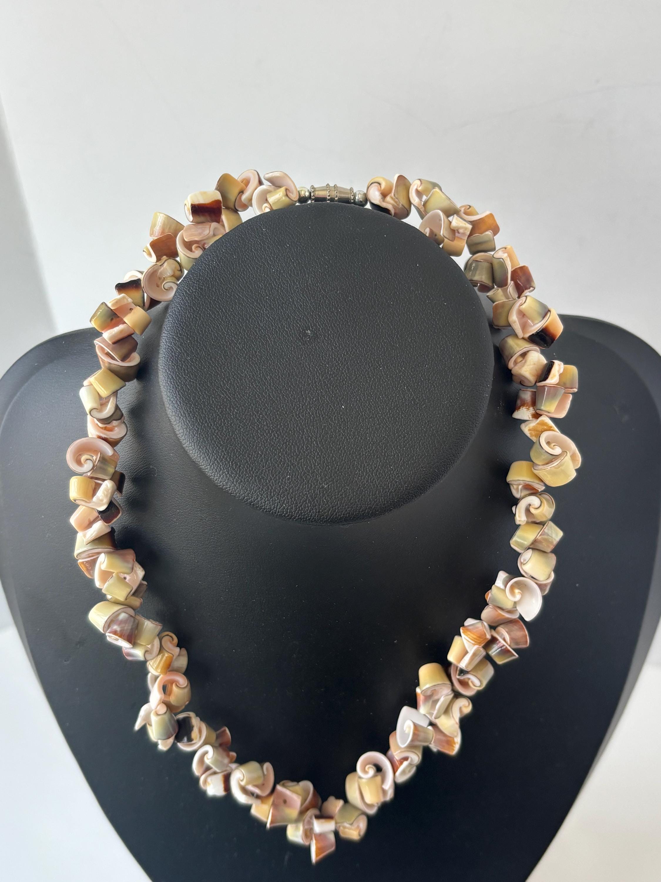 Vintage 70s Puka Shell Choker – Natural Heishe Cut, Surfer Style