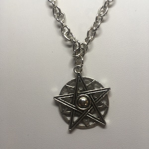 Mens Star Pendant and Chain Necklace