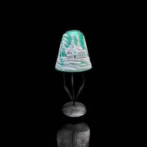 Geblasene Glas-Grün-Lampen-Kerzenhalter, sorgfältig handgefertigt in der Ukraine, mit Winter-Thema-Wrap-Around-Design