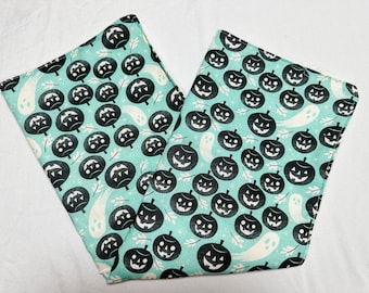 Ghosts And Pumpkins Kitchen Hand Towel | Halloween decor | fall decor | kitchen decor | hand towel | dish towel | bathroom decor|fall season