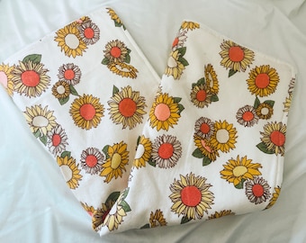 Farmhouse Sunflower Kitchen Hand Towel | Summer kitchen | sunflowers | wild flowers | country living | Farmhouse kitchen decor | hand towel