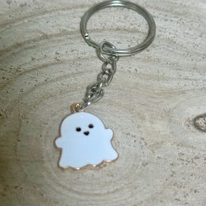 Cute Spooky Ghost Keychain| Kids keychain|halloween decor|purse decor|fall gift |ghost|cute ghost|ghost keychain|unique gift|spooky season