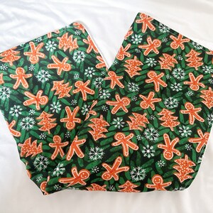 Christmas Gingerbread Man Cookie Kitchen towel | hand towel | holiday decor | kitchen decor | christmas cookies | christmas kitchen | gift
