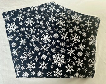 Christmas Skeleton wearing Santa Hat Kitchen Hand Towel|Christmas Gift|Goth Christmas|Skulls|Spooky|Unique Christmas towel|hand towel|cute