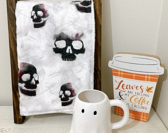 Spooky Skulls Halloween Kitchen Hand Towel|Fall aesthetic|witchy aesthetic | halloween decor|kitchen decor|spooky season|skulls|kitchen gift