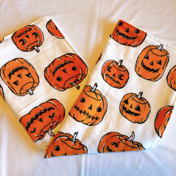 Toalla de cocina con forma de calabaza / Decoración de otoño / Decoración de Halloween / Decoración de cocina / Jack O Lantern / Calabazas / Colores de otoño / Temporada de otoño / Otoño