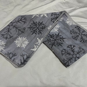 Snowflakes Kitchen Towel/Christmas decor/kitchen decor/Christmas decor/ snowflakes/winter/country kitchen/farmhouse