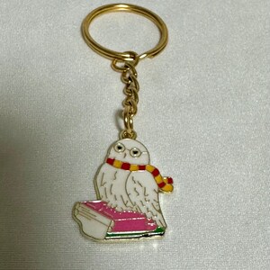 Magic Wizard Owl inspired keychain|Wizard themed|Owl|Magic Owl keychain|stocking stuffer|nerd gift|christmas gift|owl wearing scarf|magic