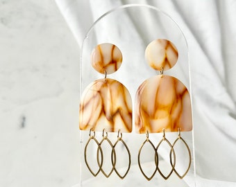 Hanging fancy earrings in polymer clay and golden stainless steel tassels, bohemian chic caramel earrings