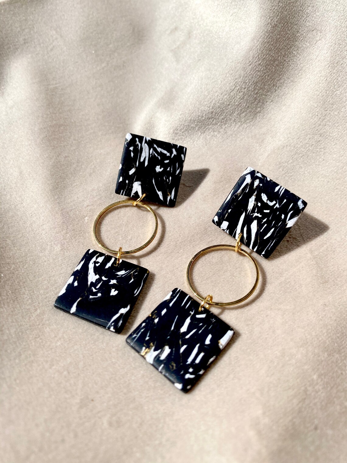 Lilou Ohrringe aus Polymerton // Schwarzes weißes | Etsy