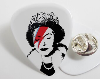 Queens Jubilee Rodent Plectrum Pin Back Badge Brooch Guitar Pick novelty Musician Gift Street Graffiti Urban Street Art