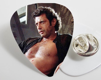 Sexy Ian Malcom Jeff Goldblum Plectrum Pin Back Badge Brooch Guitar Pick novelty Musician Gift Ian Malcolm Jurassic Dinosaur Theme