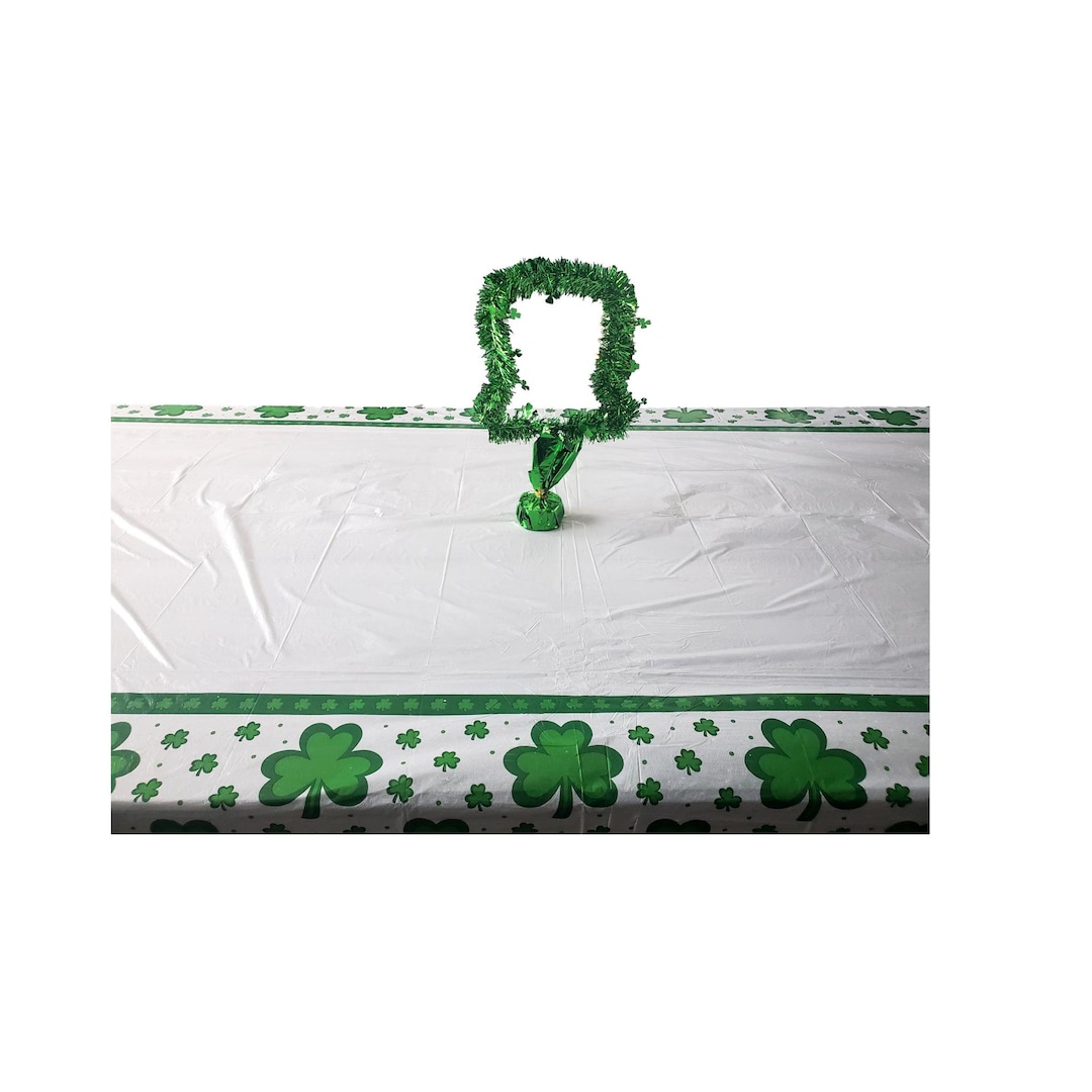 St. Patricks Day Tinsel Leprechaun Hat Centerpiece and Plastic Table