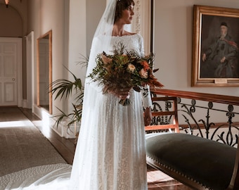 Sample UK Size 10 Traditional Long Sleeve Wedding Dress| Long Sleeve Wedding Gown | Boho Bridal Gown | Boho Wedding