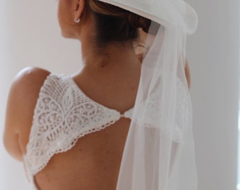 Sombrero blanco de boda Boho, sombrero de novia blanco de gran tamaño Boho, sombrero de novia Boho con cadena de perlas desmontable, sombrero de boda blanco, sombrero de novia arco