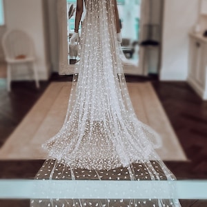 Cathedral Wedding Veil | Long Bridal Veil | Soft Tulle Wedding Veil | Off-White Patterned Veil | 3D Flower Imitation Bridal Cathedral Veil