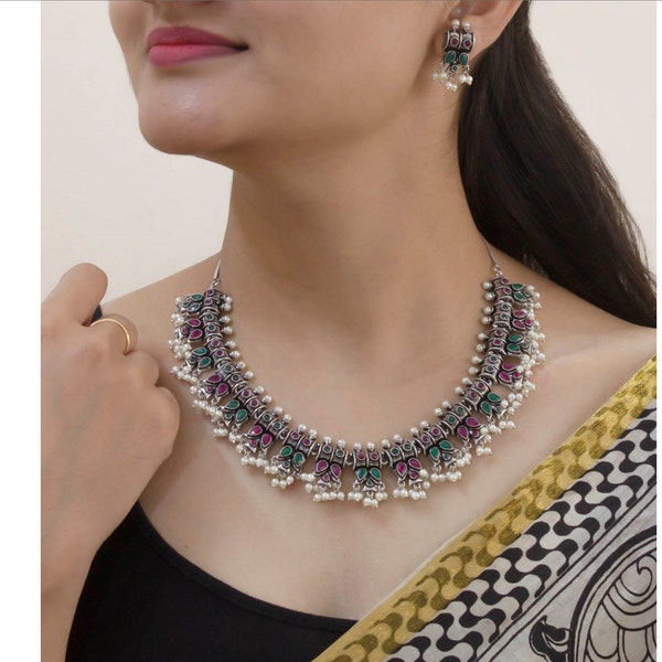 Geoxideerd Duits zilver bloemen Guttapusalu rood groene stenen met parel uitwerpselen verstelbare choker ketting instellen Stud Oorbellen Indiase sieraden