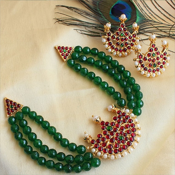 Red green Kemp Stones Green Beads Pearls Choker Necklace With