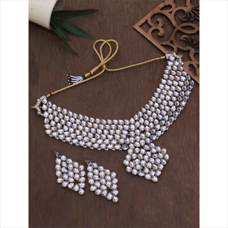 Designer High Quality Gold Plated Kundan Studded Tear Drop Design Bridal Choker Necklace Set /& Adjustable Dhori Traditional Indian Jewelry