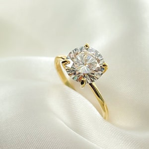 2Ct Round Engagement Ring, Round Lab Diamond Ring, Solitaire Engagement Ring, Moissanite Engagement Ring, Round Diamond engagement Ring