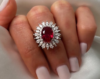 Rubin-Halo-Ring, rhodinierter Ring, Gatsby-Ring, Geschenk für Sie, Verlobungsring im Gatsby-Stil, Rubin-Statement-Ring, Silberschmuck, Größe 6,5