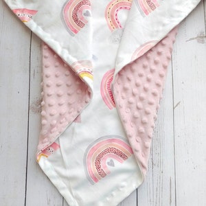Manta de bebé personalizada con arcoíris para niña, regalo para baby shower, manta para niña recién nacida, manta rosa personalizada con monograma y nombre.