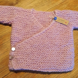 Baby newborn Jäckchen Wickeljacke reine Wolle 100% Merino extrafein handgesponnen & gestrickt,warm und weich, Erstlingsausstattung altrosa