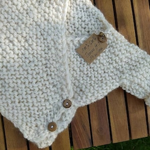 Baby newborn Jäckchen Wickeljacke reine Wolle 100% Merino extrafein handgesponnen & gestrickt,warm und weich, Erstlingsausstattung Wollweiß