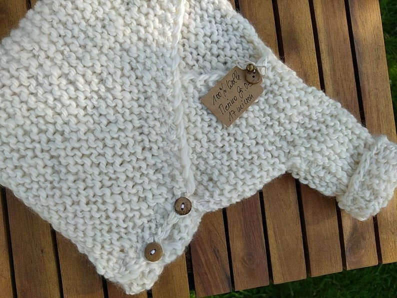 Baby newborn Jäckchen Wickeljacke reine Wolle 100% Merino extrafein handgesponnen & gestrickt,warm und weich, Erstlingsausstattung Wollweiß