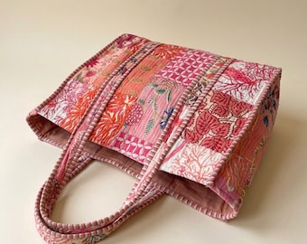 Bolso tote de algodón acolchado hecho a mano con patchwork: bolso de hombro estilo boho floral multicolor rosa