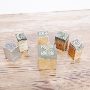 Blocs de presse à lettres miniatures d’impression de logo