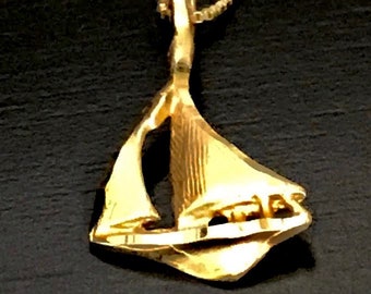 14K Yellow Gold - Sailboat Pendant 3/4” Long & 14K Necklace 1.76g 18" Long.