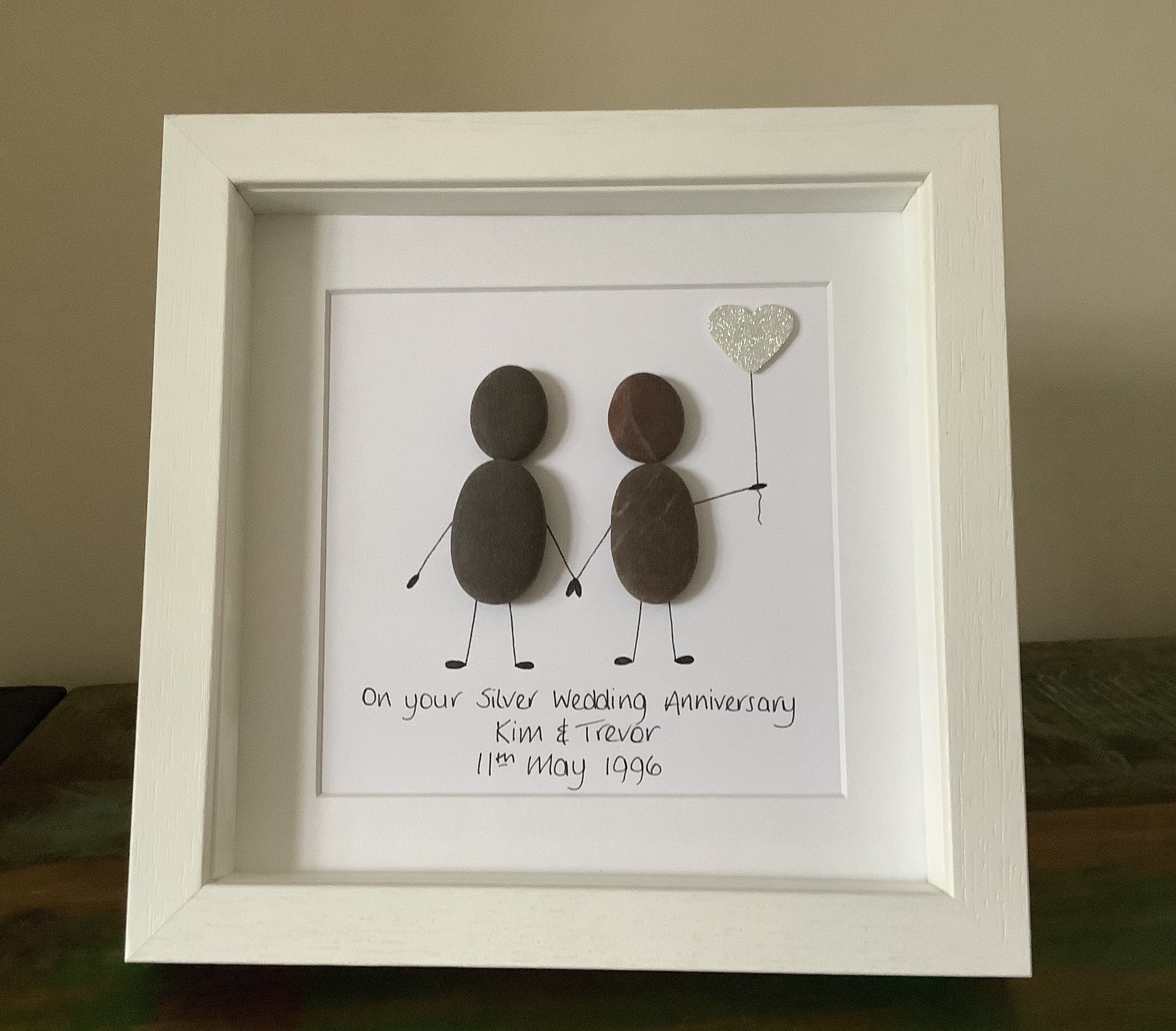 Silver Wedding Anniversary pebble art, 25th anniversary personalised art, personalised pebble art, gift for couples, wedding anniversary art